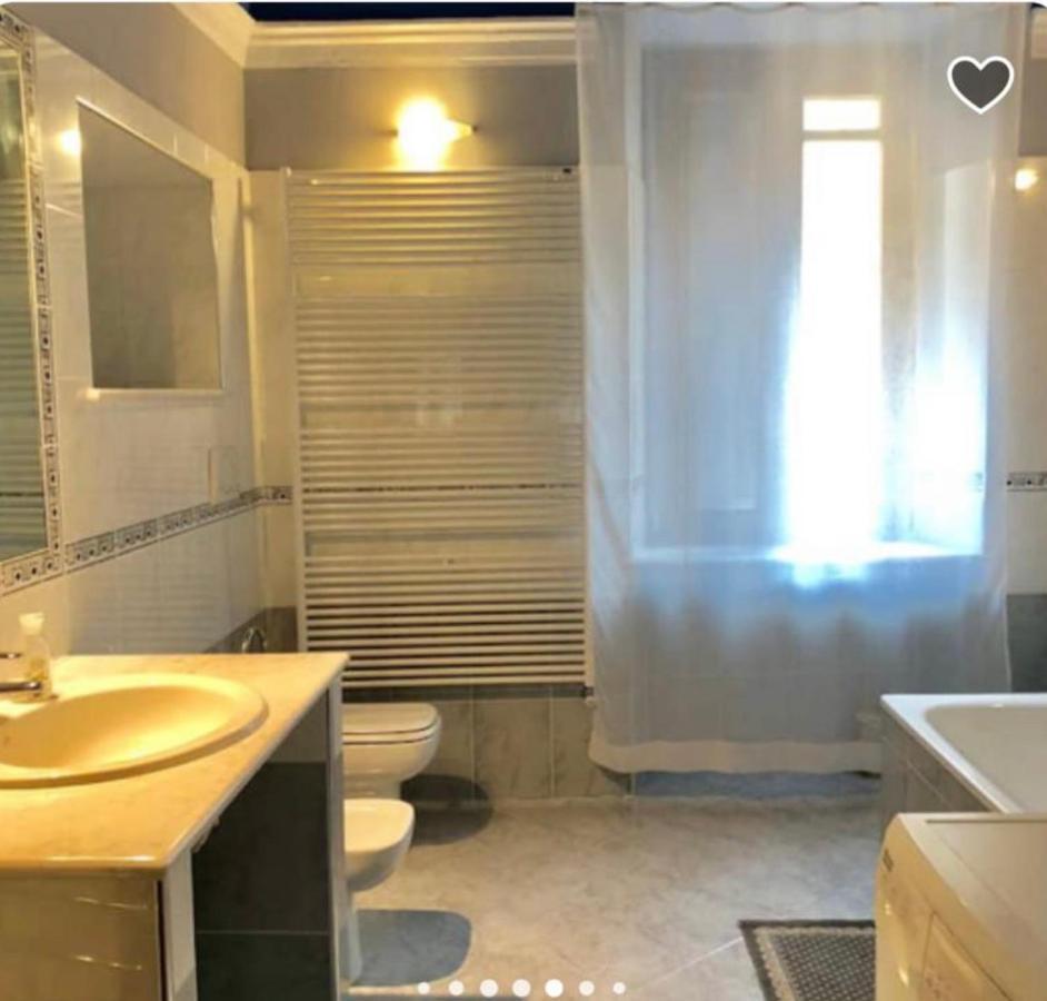Camera Matrimoniale Privata Con Bagno Interno Vercelli Buitenkant foto