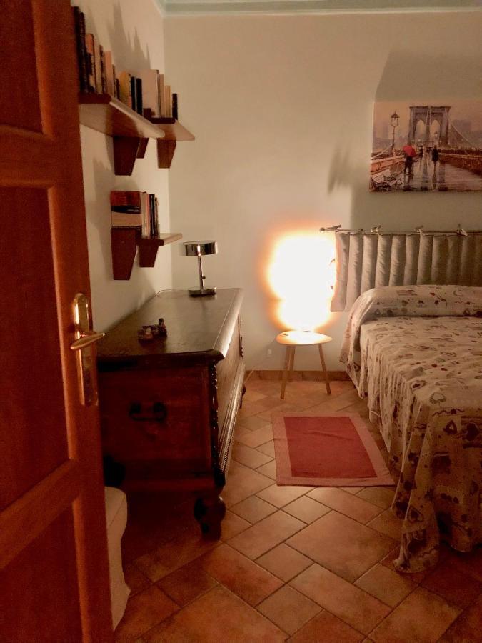Camera Matrimoniale Privata Con Bagno Interno Vercelli Buitenkant foto
